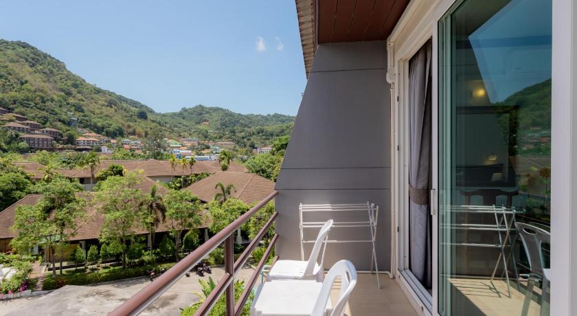 Image of Deluxe with Balcony 1
