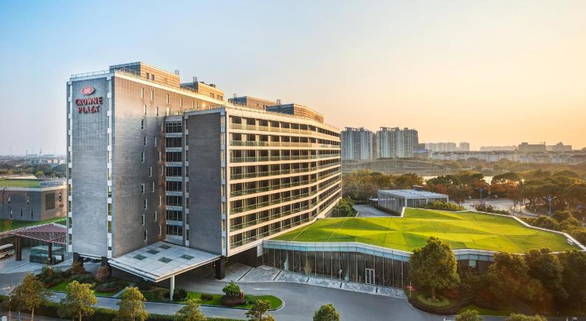 Crowne Plaza Shanghai Xiayang Lake photo