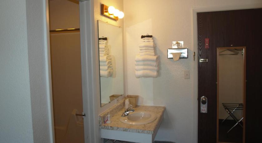 Yellowstone River Inn photo