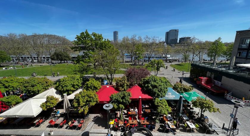 City Apartments in Koln am Rheingarten — Hotel in Cologne