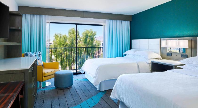 Sheraton Tucson Hotel & Suites XNUMX звезд