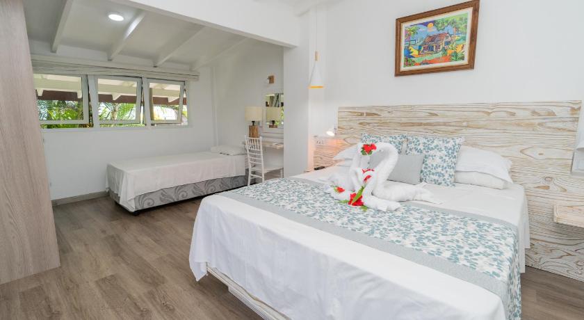 Image of Tweepersoonskamer met Balkon en Uitzicht op Zee (Double Room with Balcony and Sea View) 0