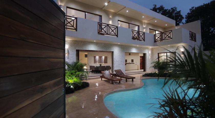 INCREDIBLE STAY 4 NIGHTS GET 1 EXTRA FREE NIGHT CHEF-YACHT-SPA Available — Hotel in Tulum