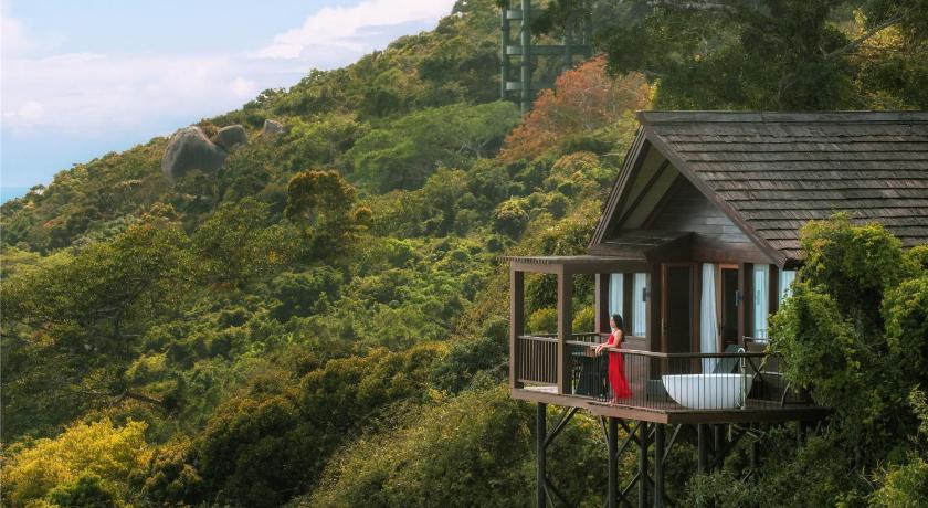 รูปของ(Double Bed or Twin Beds) Hilltop Full Sea View Villa – with Private Bathtub on Balcony 8
