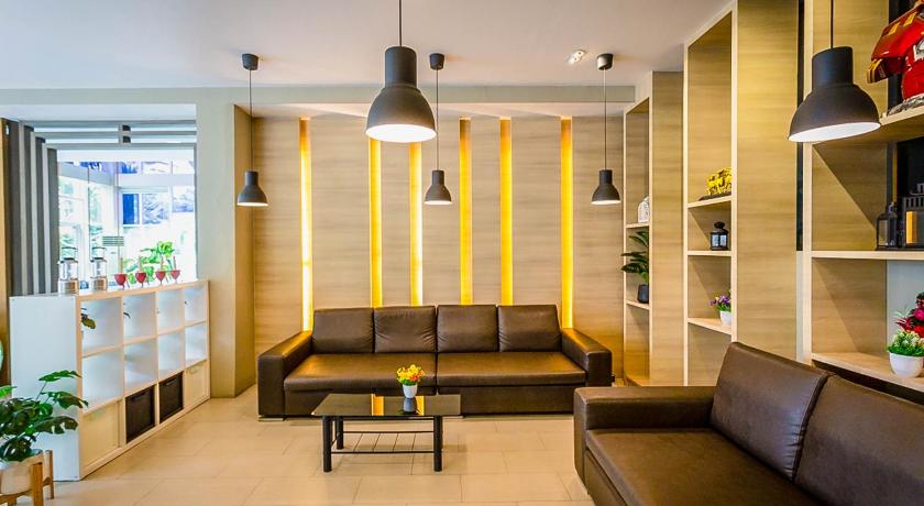 パタヤ Embryo Hotel 4つ星 ホテル ロビー