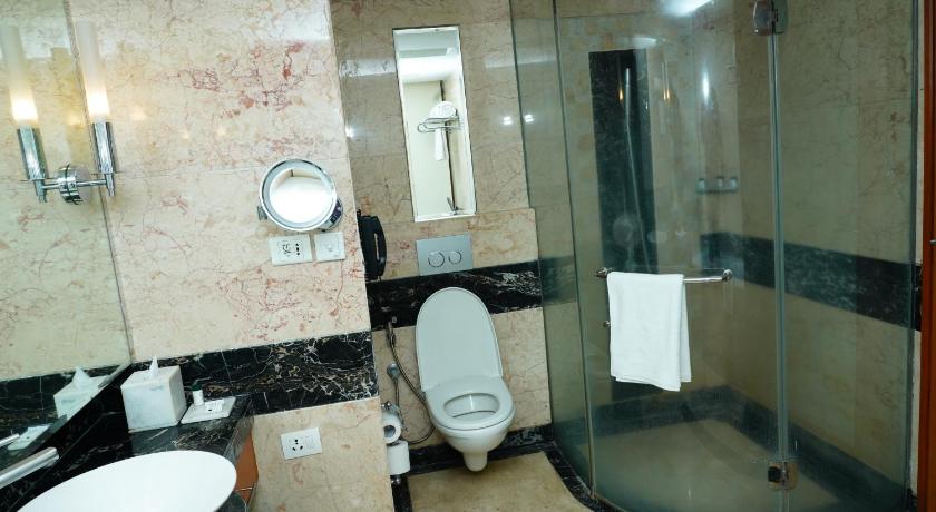 Image of Deluxe King Room 15