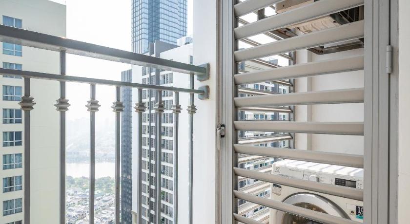 Vinhome Central Park - High Class Apartment photo