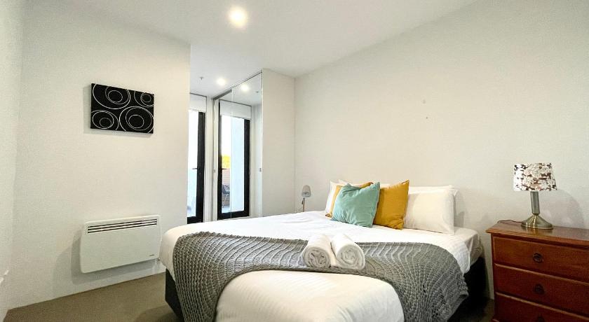 Readyset Apartment at Charman — Hotel in Melbourne
