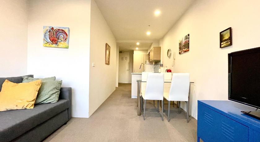 Readyset Apartment at Charman photo