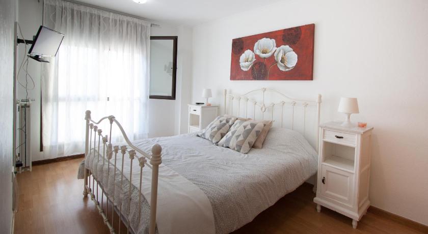 Apartamento MM, a 3 km de la playa y 8 km Llanes — Hotel in Llanes