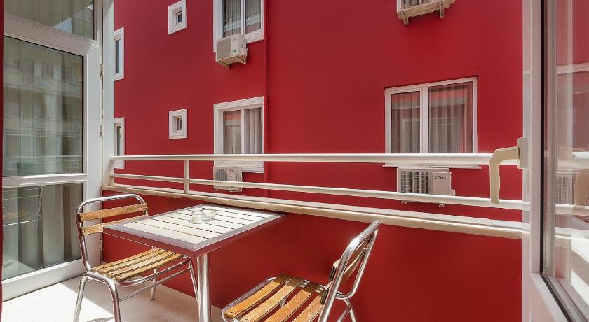 Twin Apart Hotel - image 50