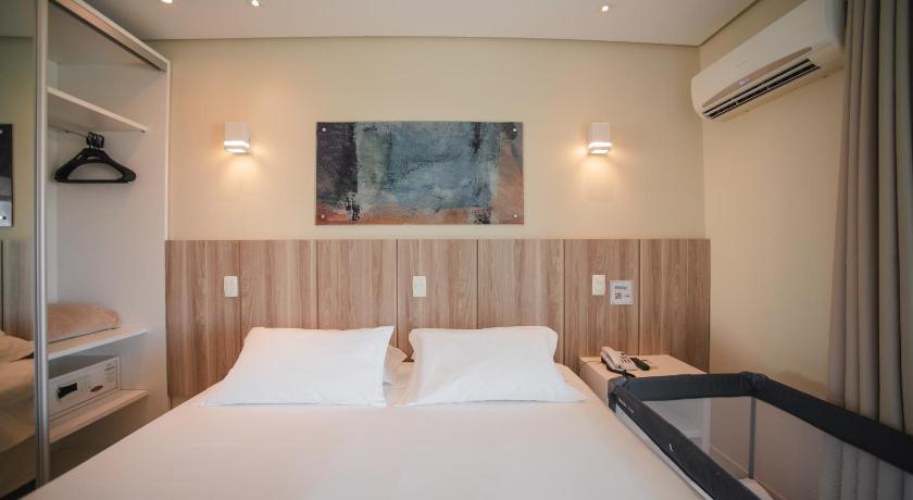Image of Family Room 9