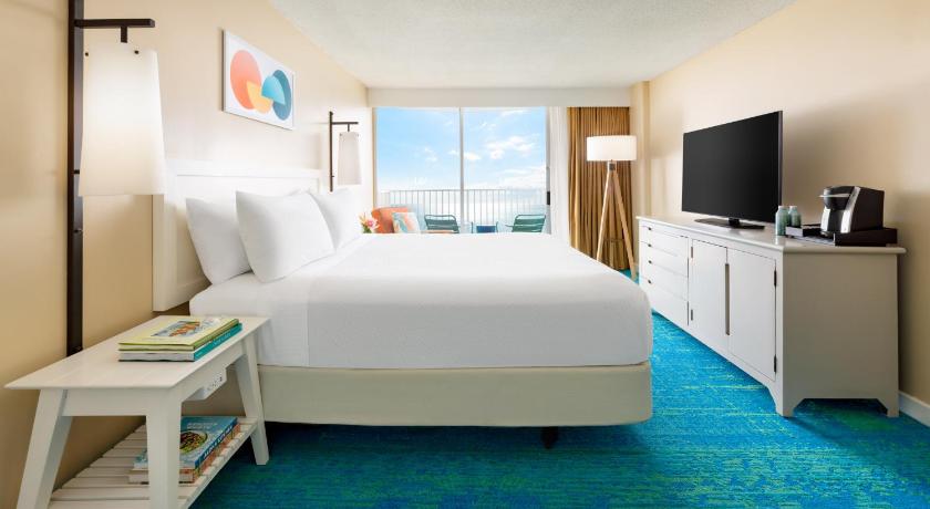Image of Oceanfront King Hotel Room - Accessible 0