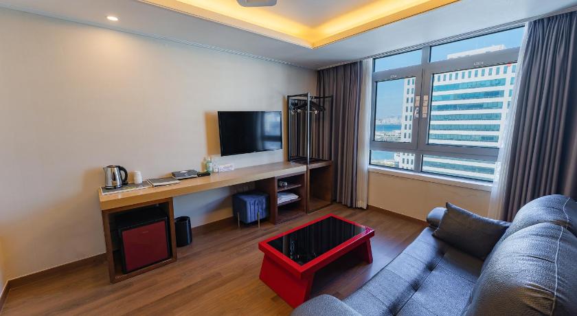 Image of Family Suite Harbor View 14