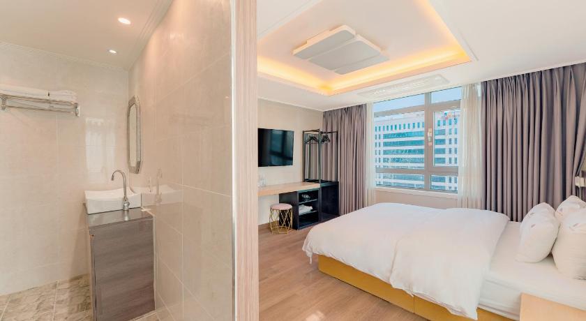 Image of Standard Double 3