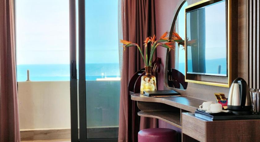 Image of Junior Suite with Balcony 12