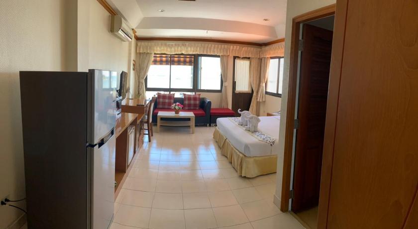 Image of Deluxe Double or Twin Room with Sea View 14