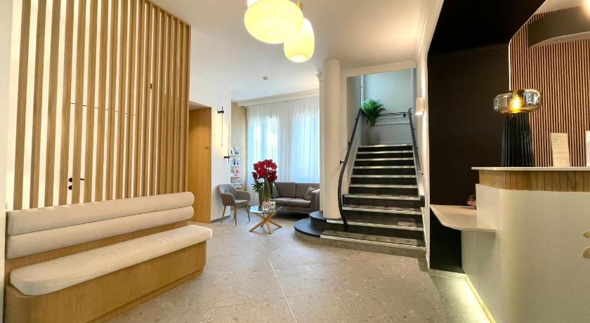 Hotel Les Deux Coteaux photo