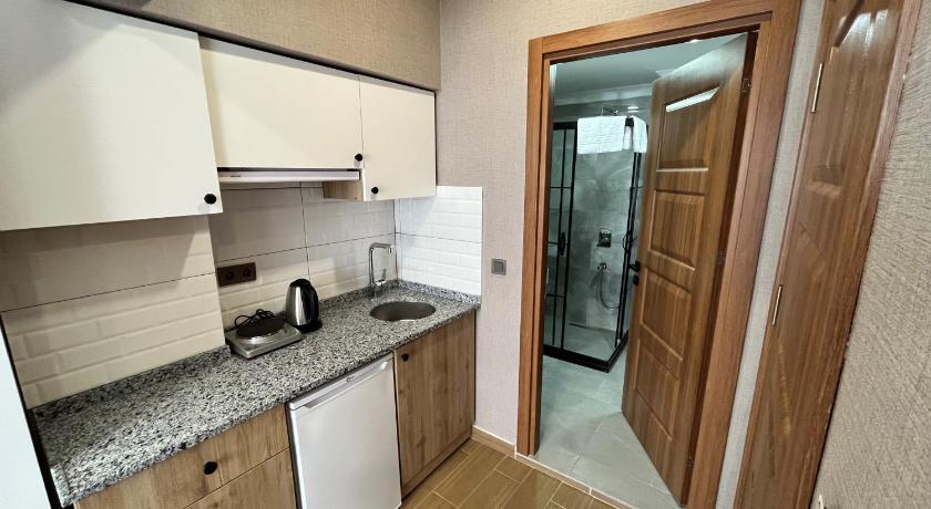 H&L Suites - image 6