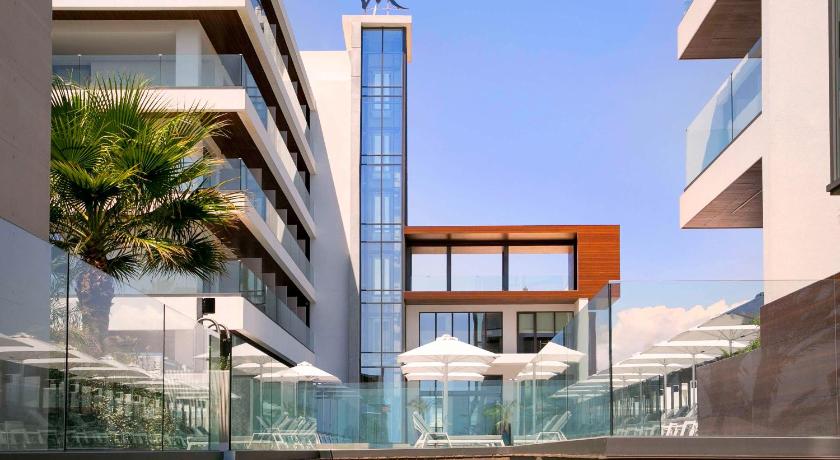 Mercure Larnaca Beach Resort