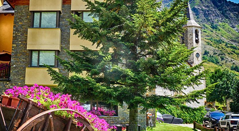 Roca Blanca — Hotel in Espot