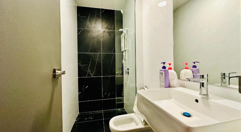 (New) 2BR Luxury Rooftop Swimming pook Homestay@Georgetown@10pax - 无敌美景两房民宿 photo