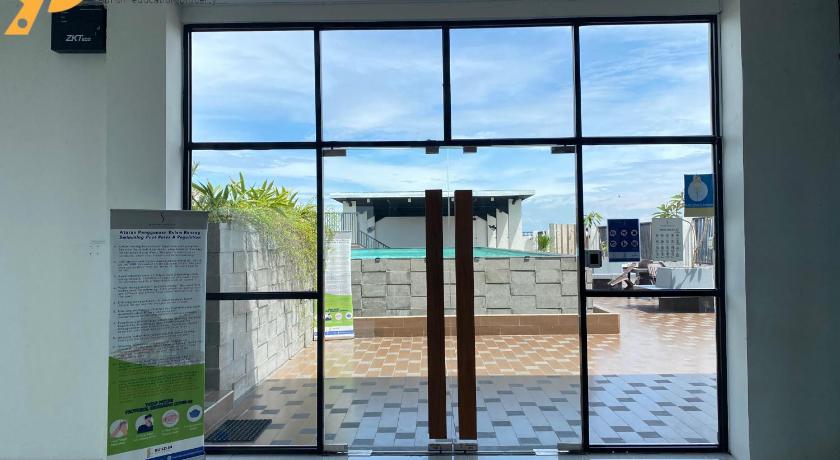 Hozby Skyview Setiabudi Suites photo