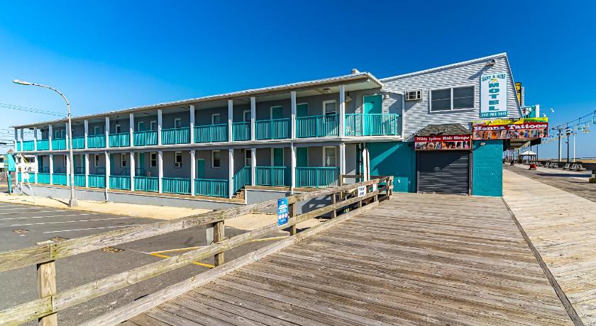 Boardwalk Sand & Surf Beach Hotel Oceanfront photo