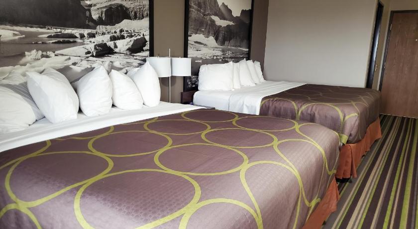 Super 8 By Wyndham Belgrade/Bozeman Airport photo