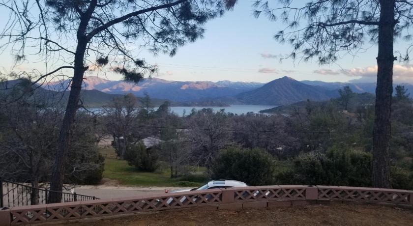 アップフォードハイツ (CA) 3BR Panoramic Lake View, Sequoia Forest, Kern County 4つ星 宿泊施設 客室
