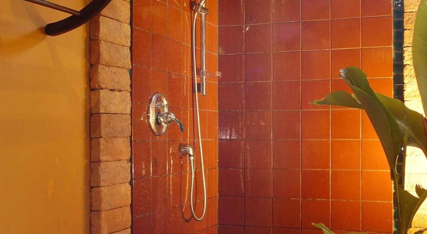 รูปของห้องเตียงใหญ่ พร้อมอ่างสปา (Double Room with Spa Bath) 7