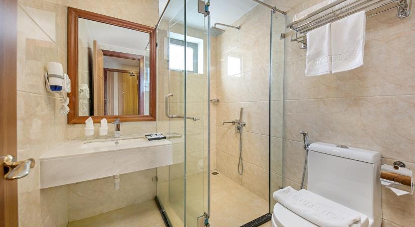 Image of Deluxe Double Room without Bathtub 9