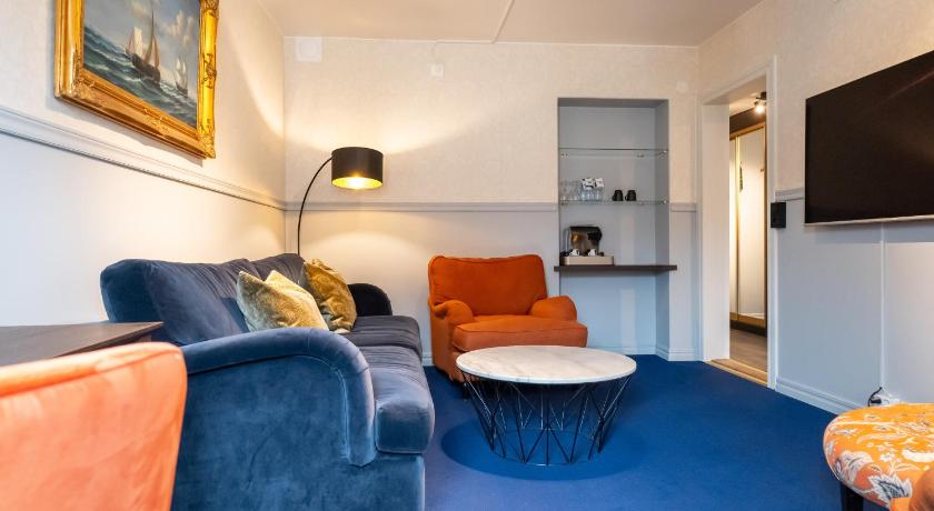Image of Junior Suite 8