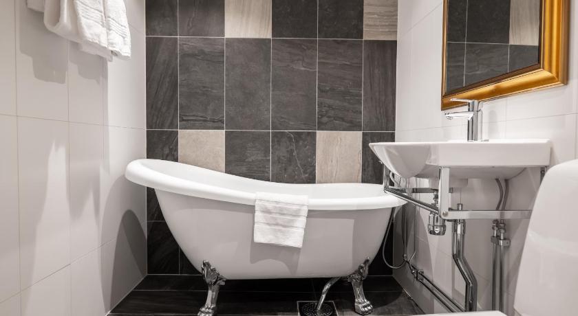 Image of Junior Suite 7