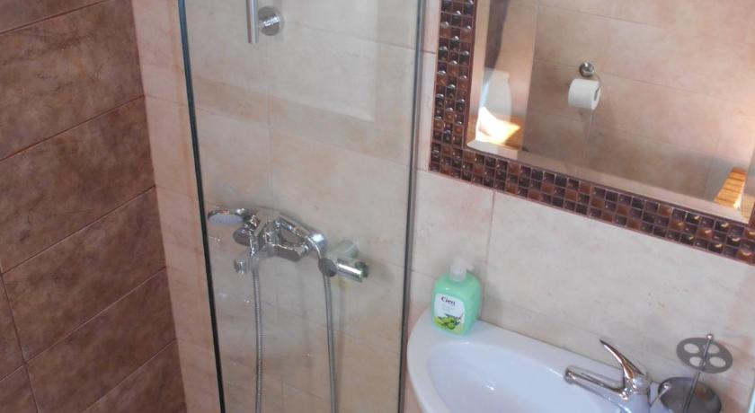 Image of Triple Room 16