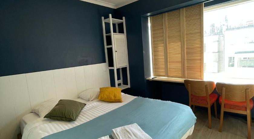 Hotel HEB — Hotel in Ostend