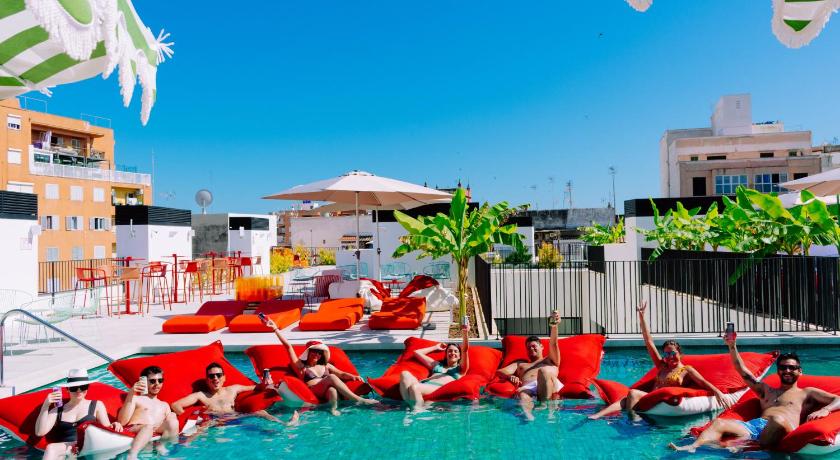 The Boc Hostels - City Albergue Juvenil — Hotel in Majorca