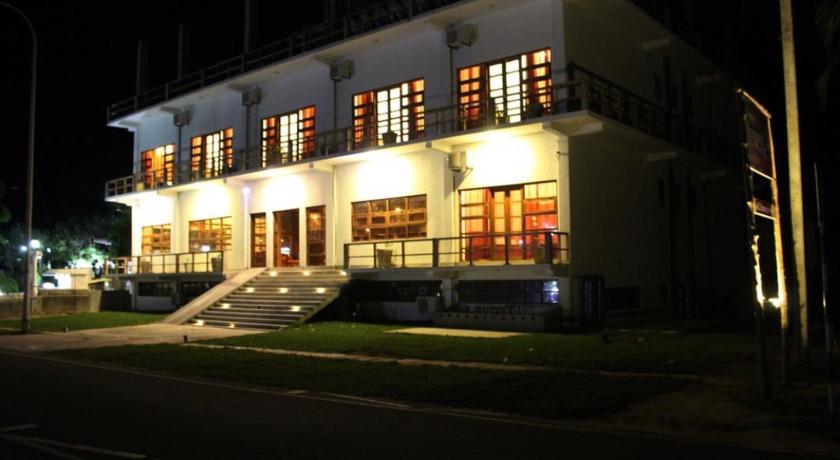 Alaia Resort Arugambay. photo