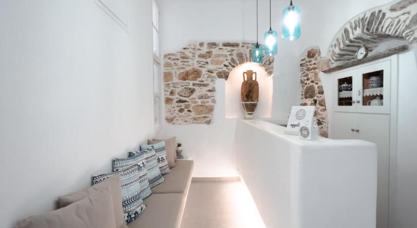 Aggelikoula Rooms — Hotel in Tinos
