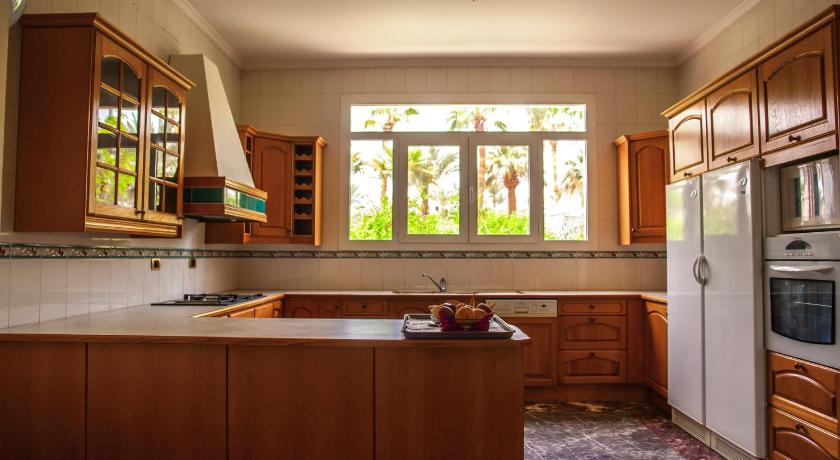 Image of Deluxe 5 Bedroom Villa With Private Pool 1