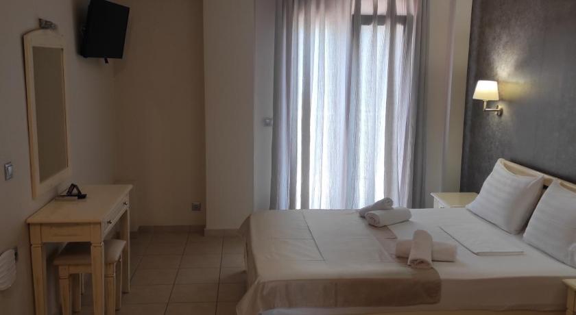Image of Deluxe Double or Twin Room with Balcony 9