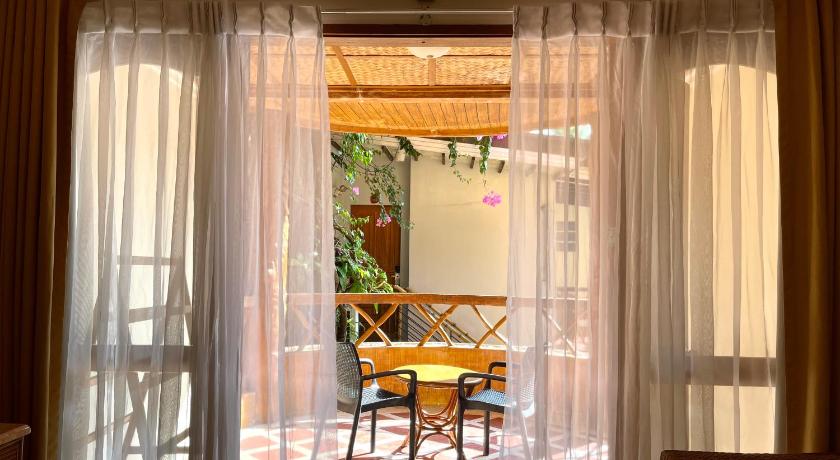 Image of Suite Pool View 9