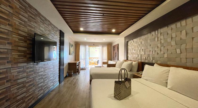 Image of Suite Pool View 0