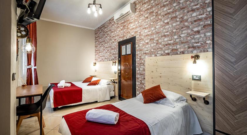 Image of Standard Triple Room 12