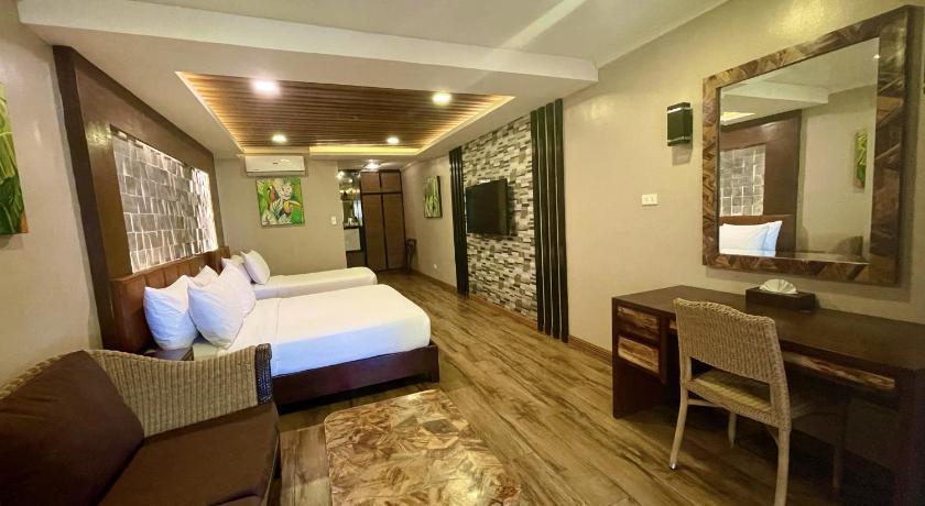 Image of Premier Pool View 11