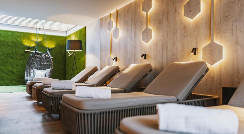 Elements Resort Zell am See; BW Signature Collection photo