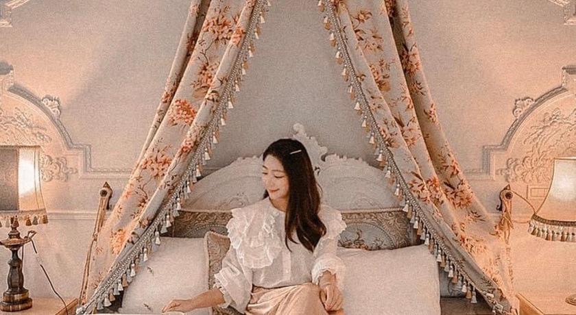 Image of Deluxe Double Room with Castle View 7