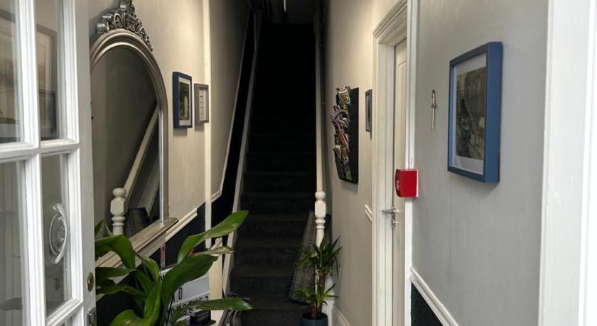 Rooms at 153 ROOM ONLY photo