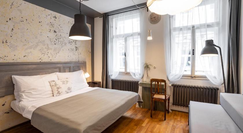 Image of Triple Ensuite 1