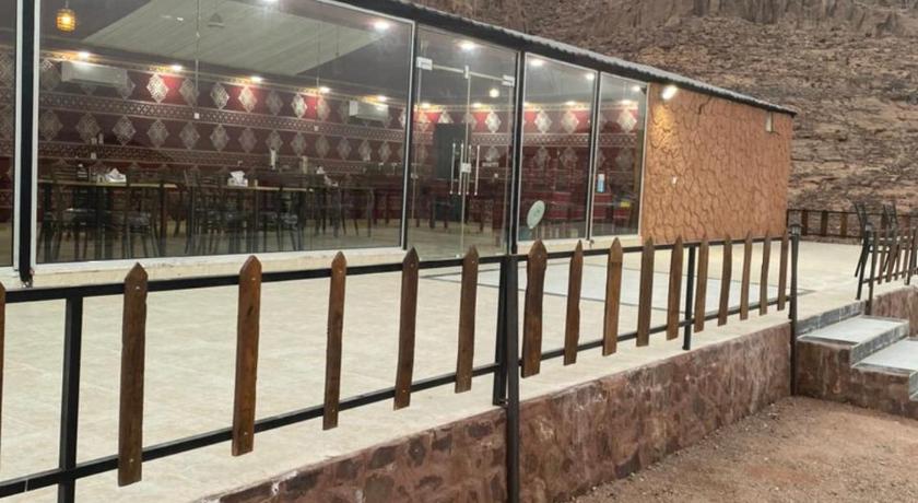 Bubbles Oasis Camp Wadi Rum photo